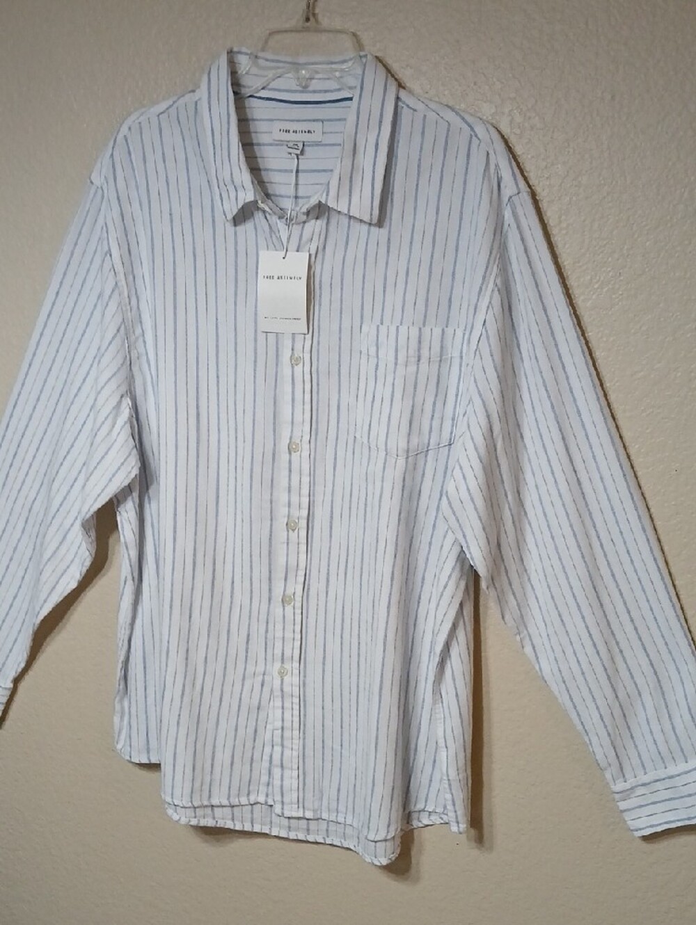 Free Assembly Button-Down Shirt - Picture 3 of 9